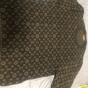 UA LV MONOGRAM BLACK SWEATER